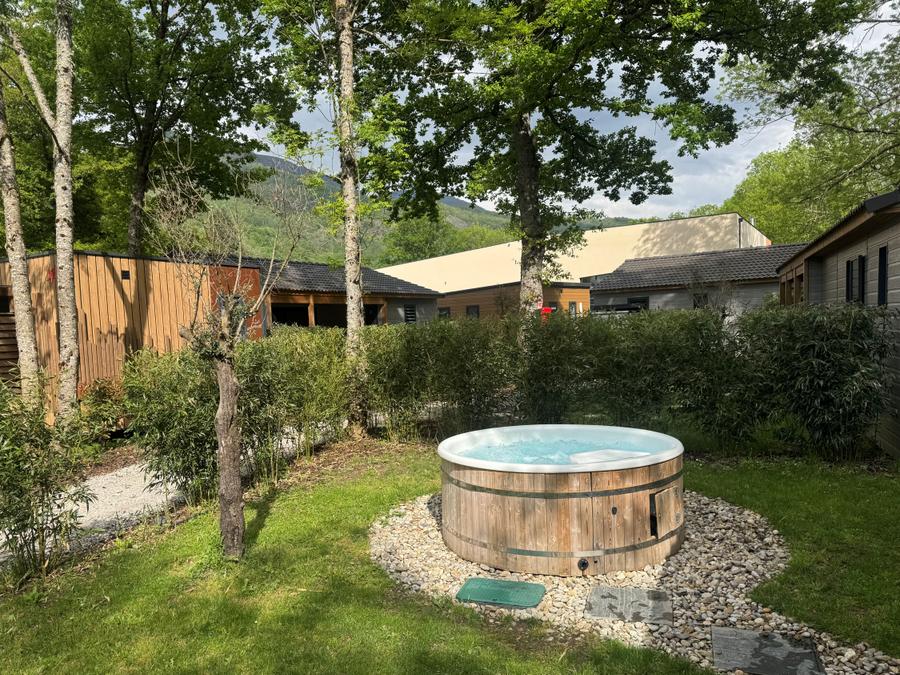Chalet 4 personnes - SPA Confort 35m² - 2 chambres + Terrasse couverte + Clim réversible + TV 4