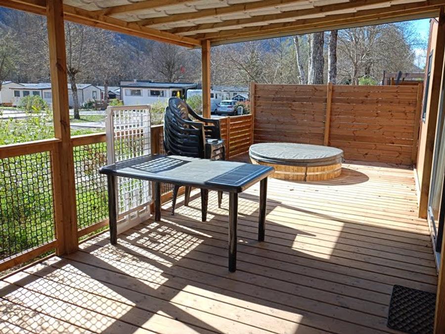 Mobilhome 6 personnes - SPA Premium 40m² - 3 chambres - 2 salles de bain + Terrasse + Clim réversible + TV 1