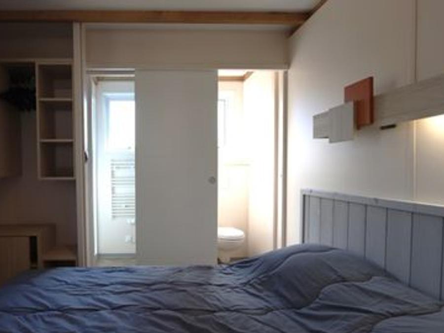 Chalet 6 personnes - Confort 42m² - 3 chambres + Terrasse couverte + Clim réversible + TV 3