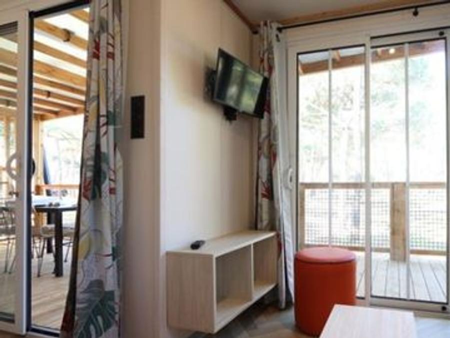 Chalet 6 personnes - Confort 42m² - 3 chambres + Terrasse couverte + Clim réversible + TV 1