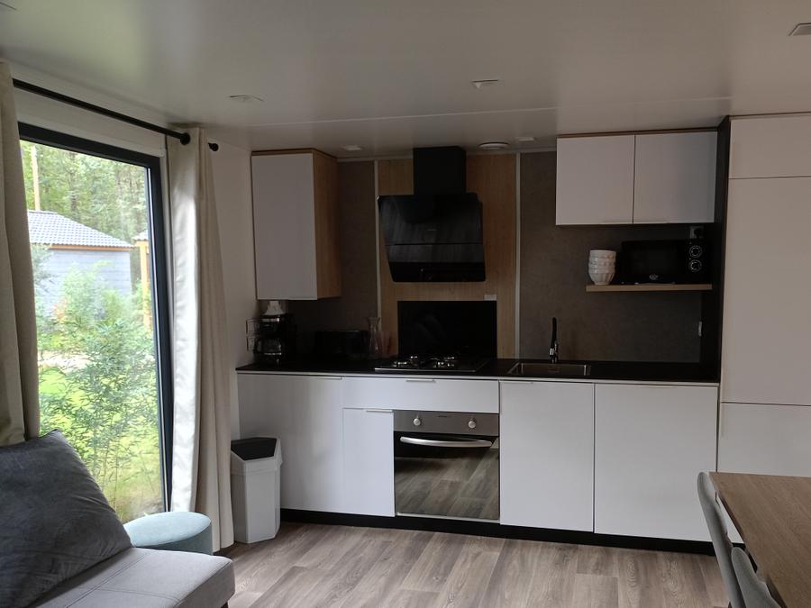 Mobilhome 8 personnes - Premium - 4 chambres - 3 salles de bain + Terrasse couverte + Clim réversible + TV 2
