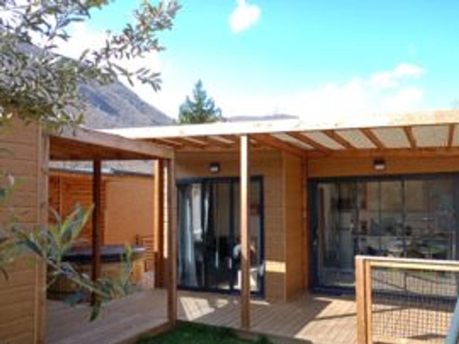 Mobilhome 6 personnes - SPA Premium 53m² - 3 chambres - 3 salles de bain + Terrasse couverte + Clim réversible + TV 0