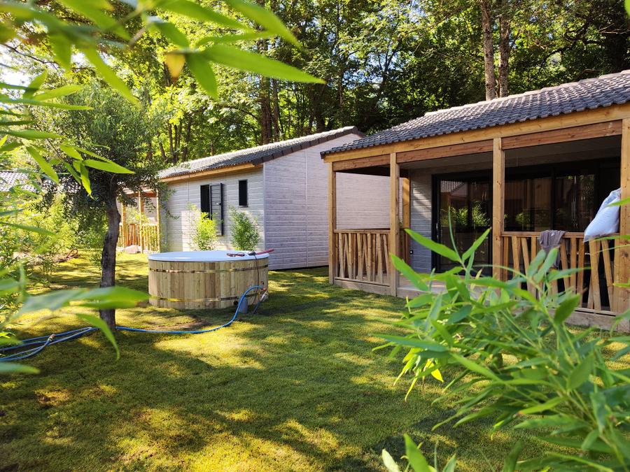 Chalet 6 personnes - Premium 56m² - 3 chambres + Terrasse couverte + Clim réversible + TV 0