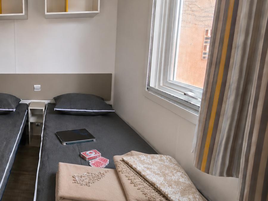 Mobilhome 4 personnes - Mobile-home Cipressino Confort 22m² - 2 chambres - terrasse semi-couverte - clim 20