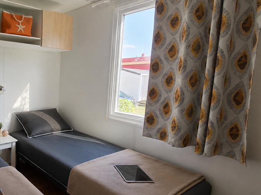 Mobilhome 6 personnes - Mobile-home Cayanne Standard Clim 31m² - 2 chambres, terrasse semi-couverte - clim 10
