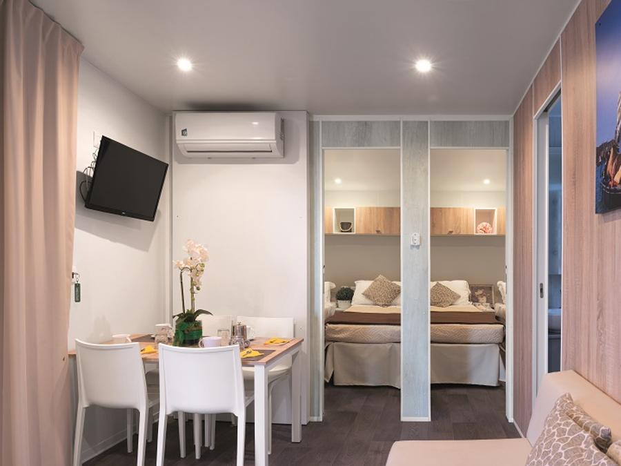 Mobilhome 4 personnes - 3 chambres / 2 sdb - terrasse couverte 0