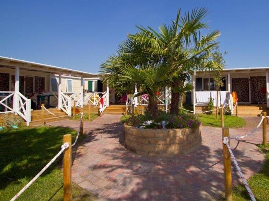 Mobilhome 4 personnes - 3 chambres / 1 salle de bain - terrasse couverte 8