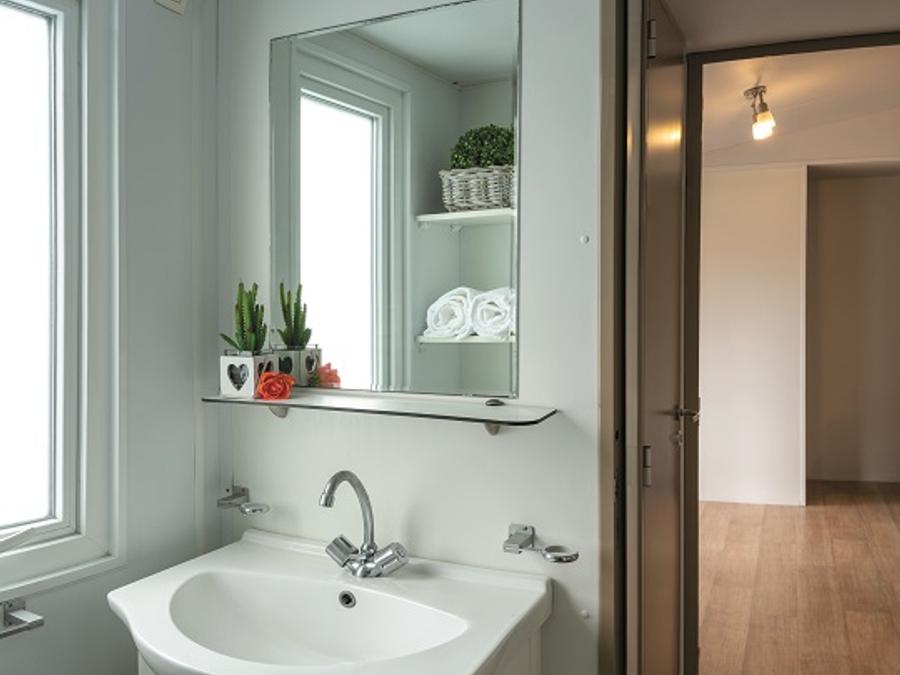 Mobilhome 4 personnes - 3 chambres / 1 salle de bain - terrasse couverte 6