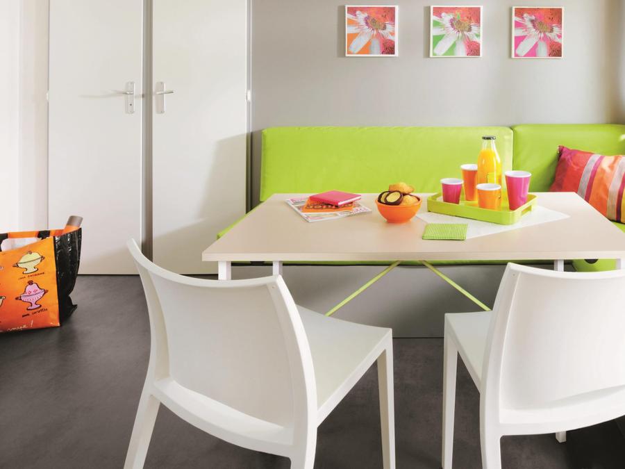 Mobilhome 4 personnes - Confort 27m² 2 chambres + terrasse semi-couverte 18m² + TV + CLIM 1
