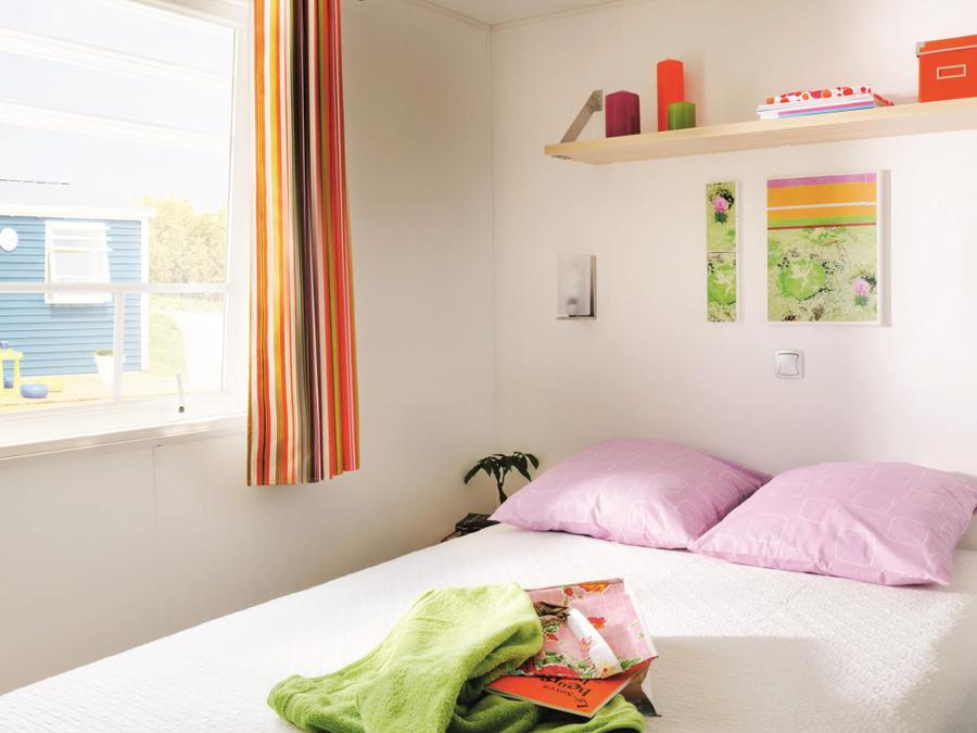 Mobilhome 4 personnes - Confort 27m² 2 chambres + terrasse semi-couverte 18m² + TV + CLIM 3