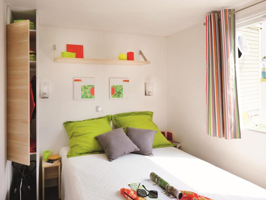 Mobilhome 4 personnes - Standard 27 m² 2 chambres dont terrasse semi-couverte 7 m² + TV 4