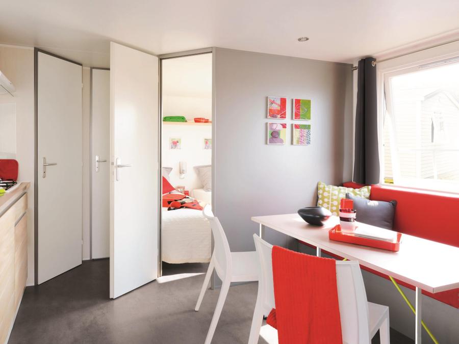 Mobilhome 4 personnes - Standard 27 m² 2 chambres dont terrasse semi-couverte 7 m² + TV 1