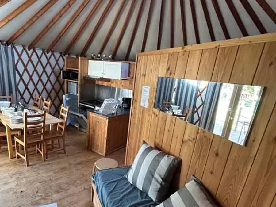 Hébergement 8 personnes - YOURTE CLIMATISÉE 6/8 Pers 1