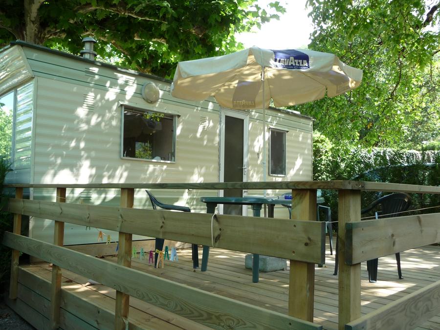 Mobilhome 2 personnes - environ 15 m2 avec sanitaires 0