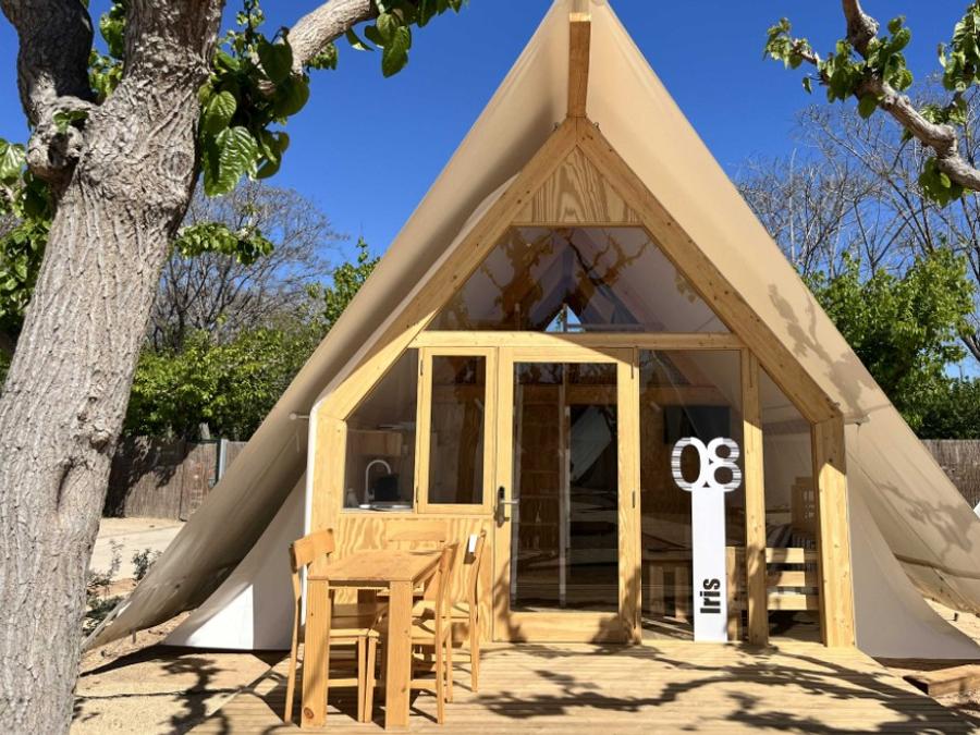 Tente en toile et en bois 4 personnes - Glamping Kentia 0
