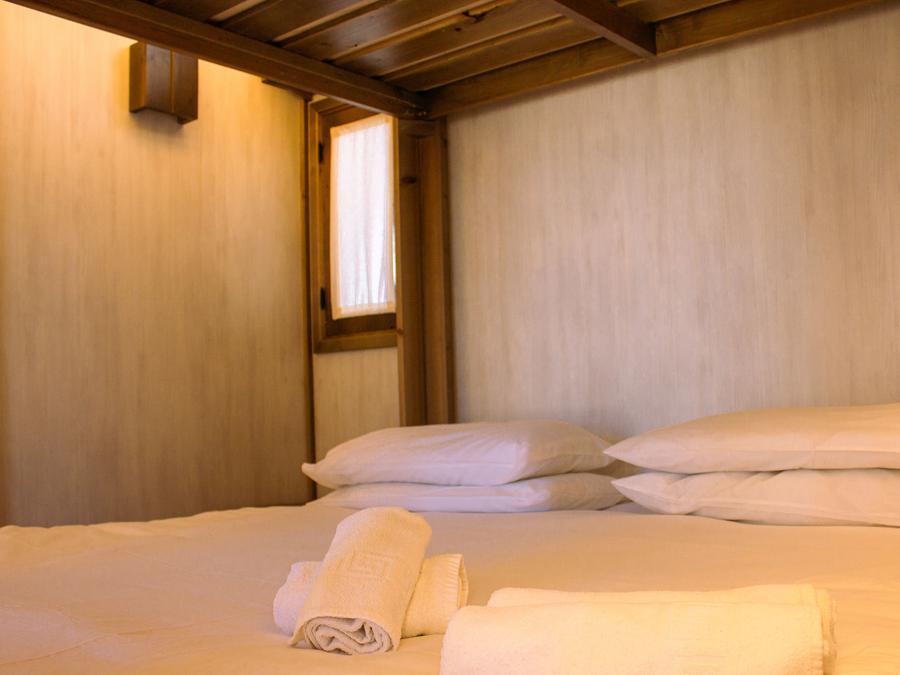 Tente en toile et en bois 2 personnes - Glamping Cabin-Tent Senyoret 7