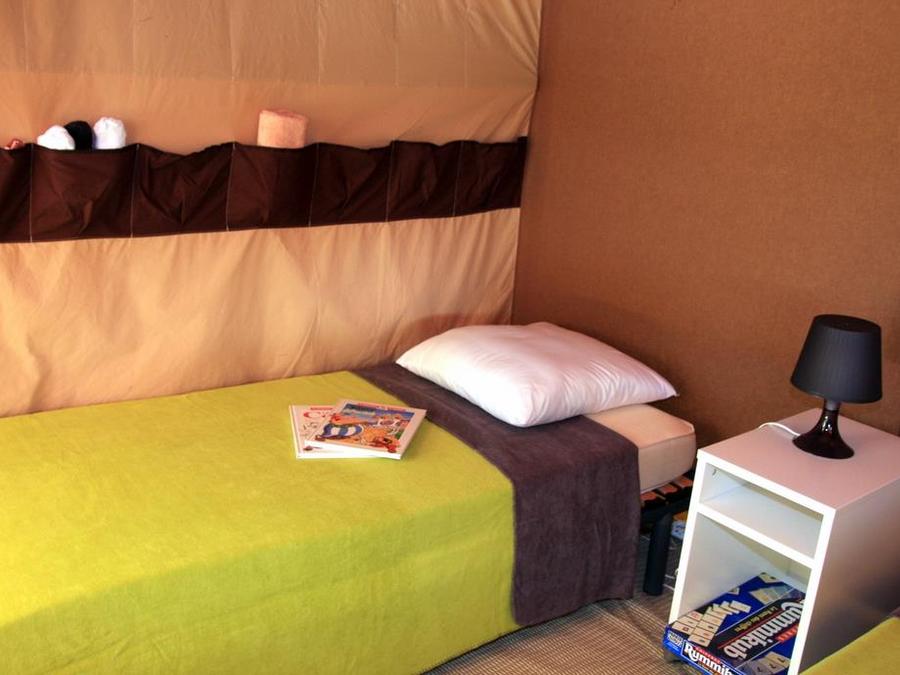 Tente en toile et en bois 4 personnes - Lodge Nature - Sans sanitaires 7