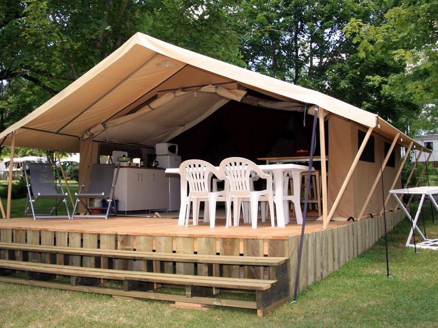 Tente en toile et en bois 4 personnes - Lodge Nature - Sans sanitaires 1