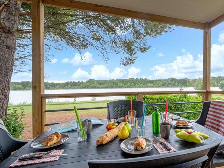 Mobilhome 4 personnes - Ciela Privilège Bay - 2 chambres - Vue sur le lac - barbecue 1