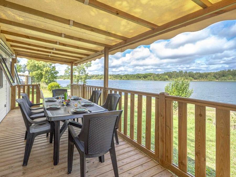 Mobilhome 6 personnes - Ciela Privilège - 3 chambres - Vue sur le lac - barbecue 1