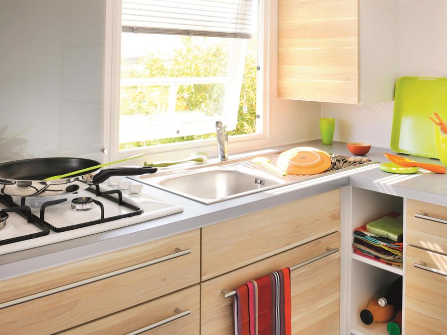 Mobilhome 6 personnes - Mobil home Confort 31m² (3 chambres) + TV + terrasse semi-couverte de 18 m² 6 pers. 2