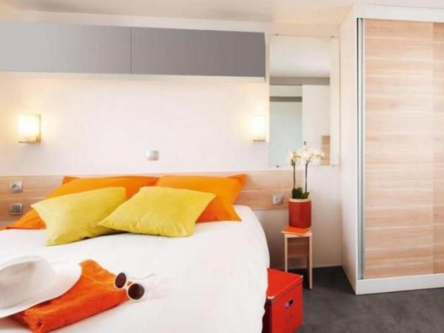 Mobilhome 4 personnes - Mobil-home Confort 29m² (2 chambres) + adapté aux personnes à mobilité réduite + TV + terrasse 4