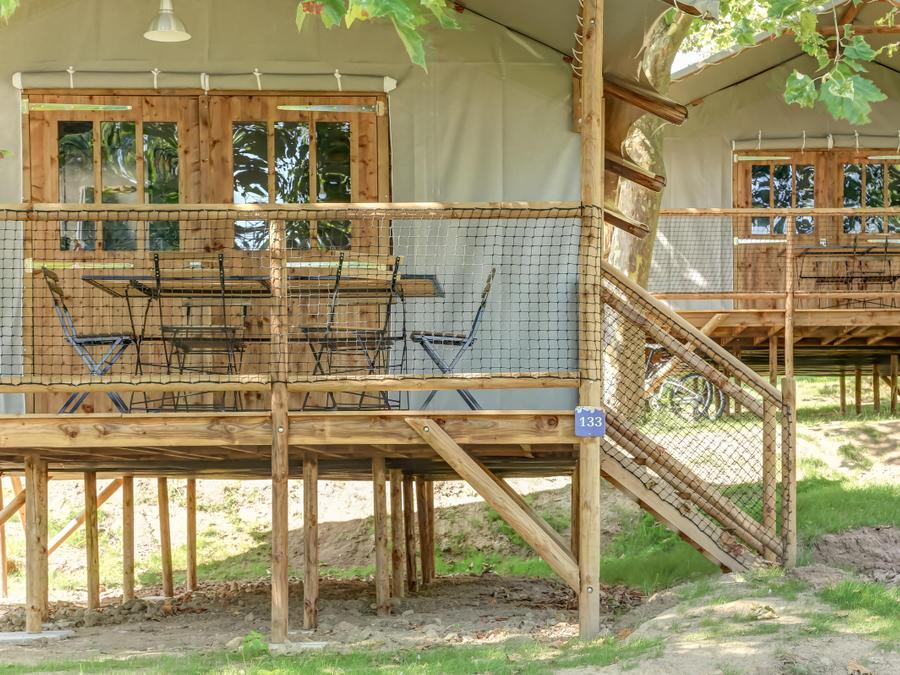 Tente en toile et en bois 4 personnes - Cabane Lodge Bois sur pilotis STANDARD 38m² (2 chambres) dont terrasse couverte de 8m² 1