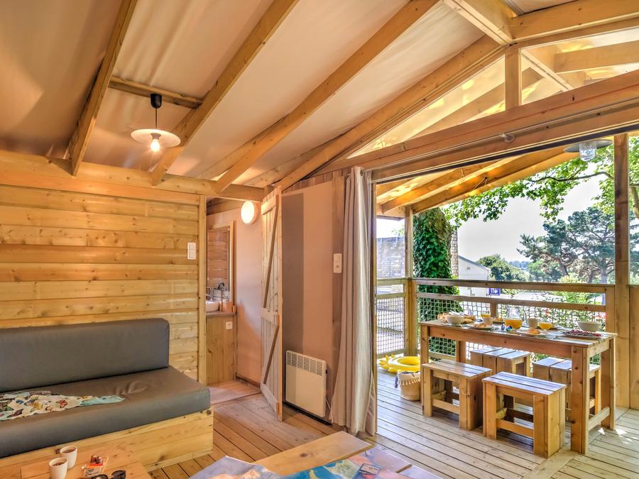 Tente en toile et en bois 4 personnes - Cabane Lodge Cosyflower PREMIUM 38m² (2 chambres) dont terrasse couverte 10m² + TV + draps inclus 4