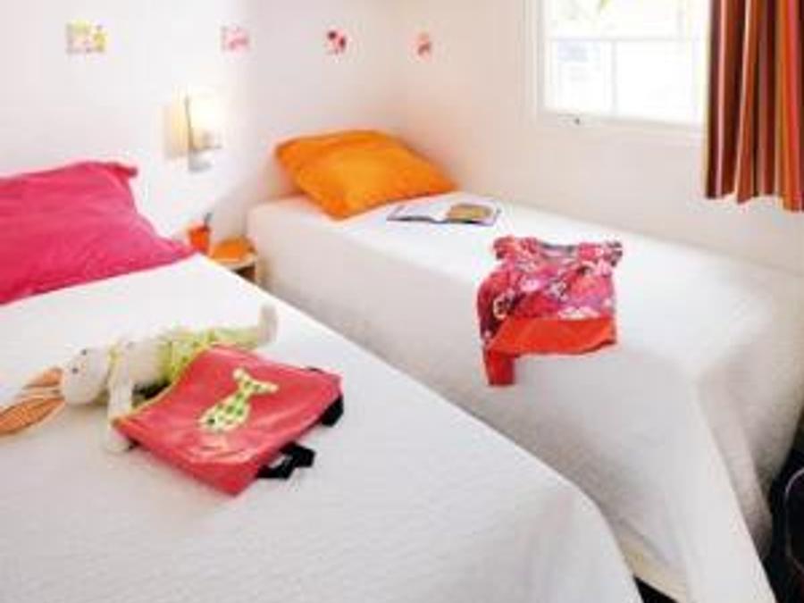 Mobilhome 4 personnes - Mobil-home Bois CONFORT 29m² (2 chambres) + Terrasse + TV + Quartier piéton + Nespresso 6