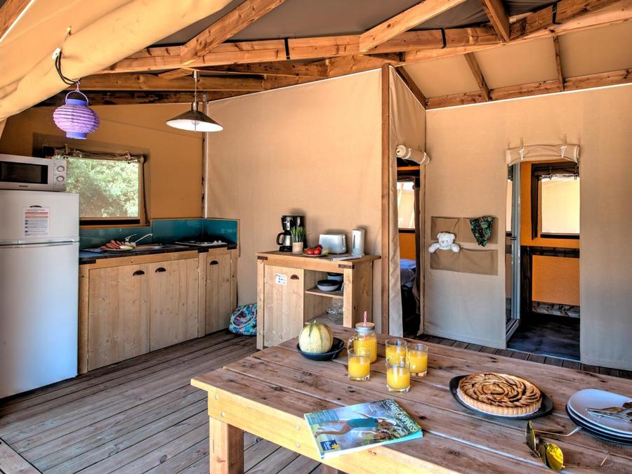 Tente en toile et en bois 5 personnes - Ecolodge Cotton Toilée CONFORT 32m² (2 chambres) + terrasse couverte 11m² + TV 1