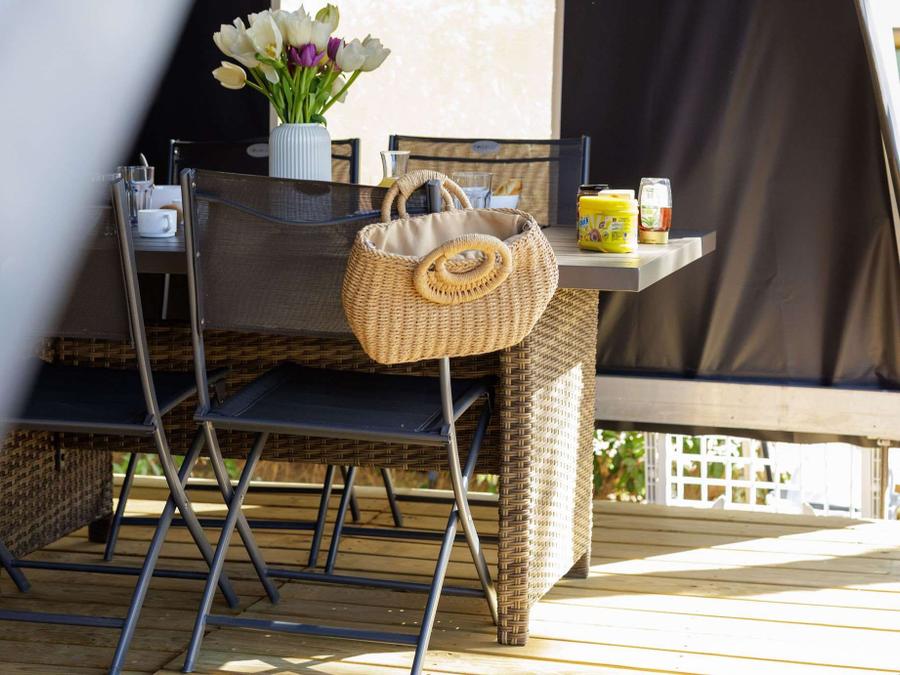 Tente en toile et en bois 4 personnes - Ecrin Cocoon Insolite 16m² (sans sanitaires) 2 chambres + Terrasse couverte 14 m²+ TV + Coin Cuisine 4 pers 7