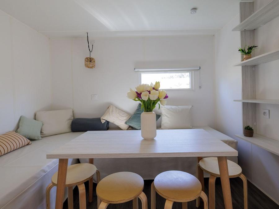 Tente en toile et en bois 4 personnes - Ecrin Cocoon Insolite 16m² (sans sanitaires) 2 chambres + Terrasse couverte 14 m²+ TV + Coin Cuisine 4 pers 4