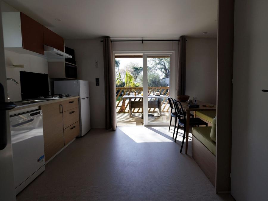 Mobilhome 4 personnes - Mobil-Home HIBISCUS Premium 32m² (2 chambres) - terrasse couverte 8 m² - TV - LV - Climatisation 4 pers 5