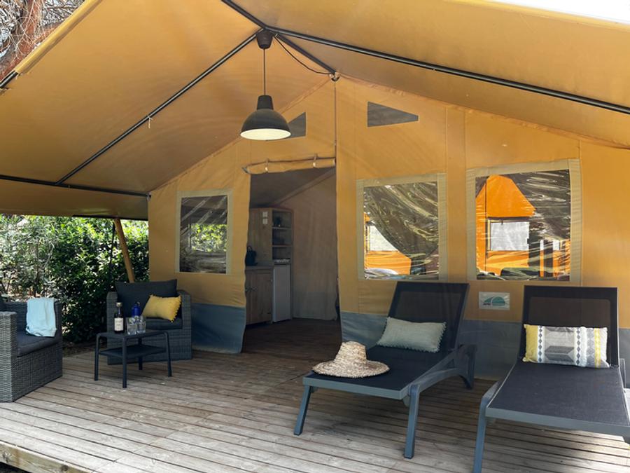 Tente en toile et en bois 5 personnes - Safari Lodge 37 m2 (sans sanitaires), 2 Chambres, terrasse couverte 1/5 pers 1