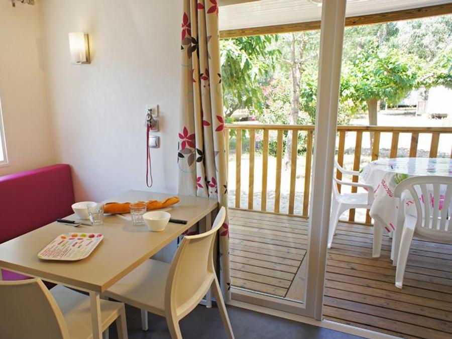 Mobilhome 4 personnes - Mobil-Home PIN PARASOL Standard 30m² (2 chambres) - terrasse couverte 8 m²- TV-NON CLIMATISE 4 pers 2