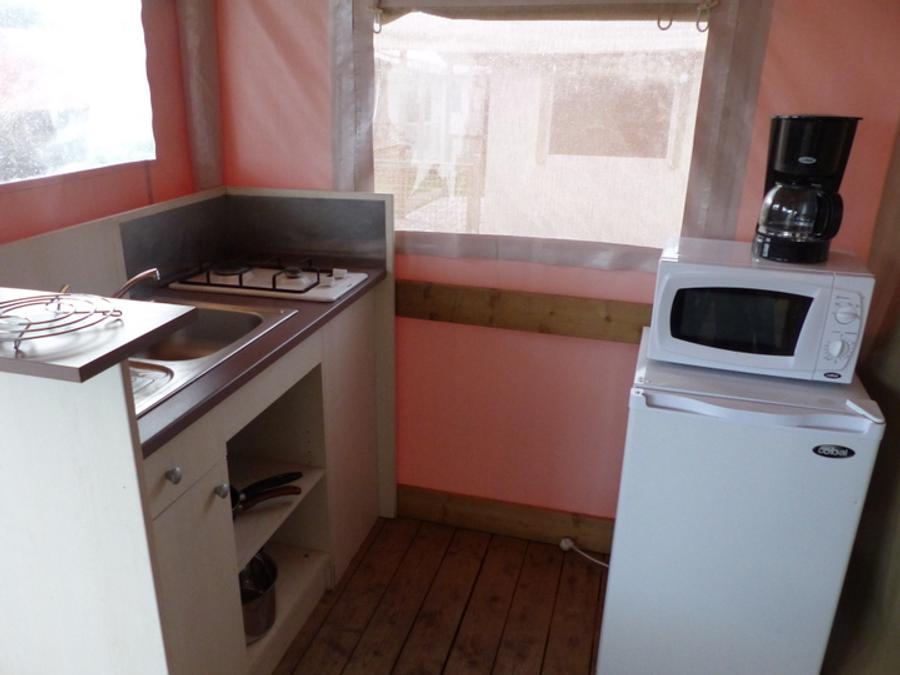 Tente en toile et en bois 4 personnes - Tente africaine lodge avec sanitaires 5