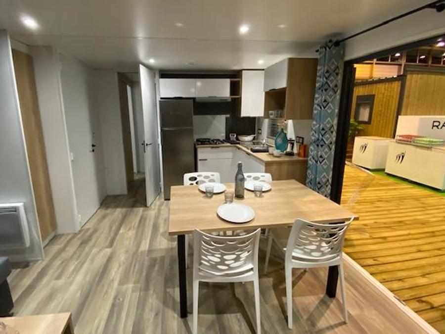 Mobilhome 4 personnes - Premium, 2 chambres, 2 salles d'eau, Climatisation, wifi, dans village western 5
