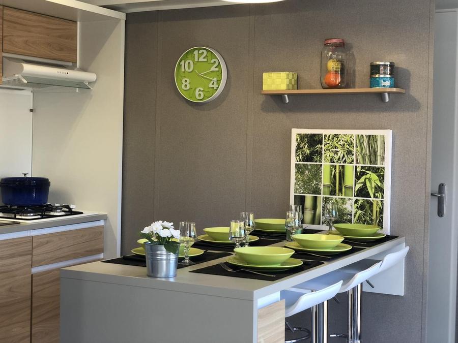 Mobilhome 4 personnes - Confort Plus, Avec Cabane trappeur 2