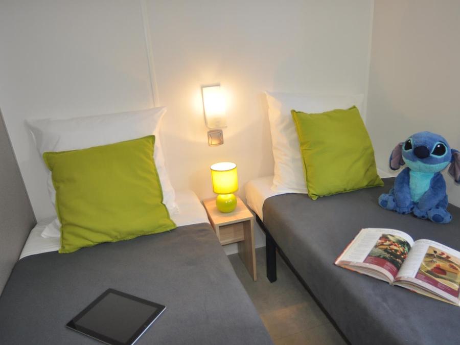 Mobilhome 4 personnes - Confort Plus, Avec Cabane trappeur 5