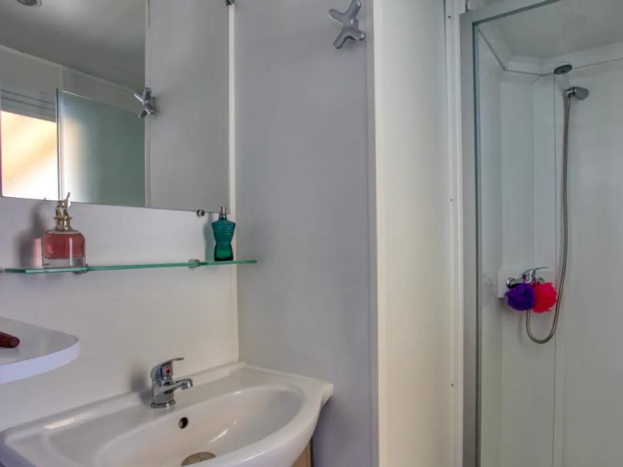 Mobilhome 4 personnes - Confort 26m² (2 chambres) - terrasse couverte + TV 4 pers. 7