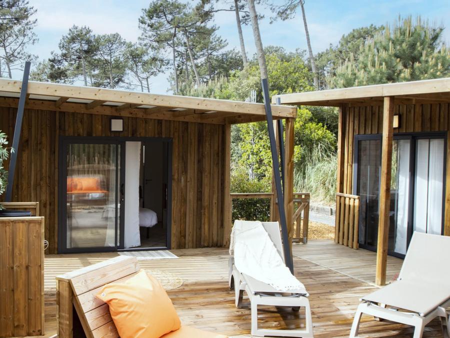 Mobilhome 2 personnes - NEW//Homeflower Premium 18m² - 1 chambre + Terrasse semi-couverte + LV + TV + Draps + Clim 0