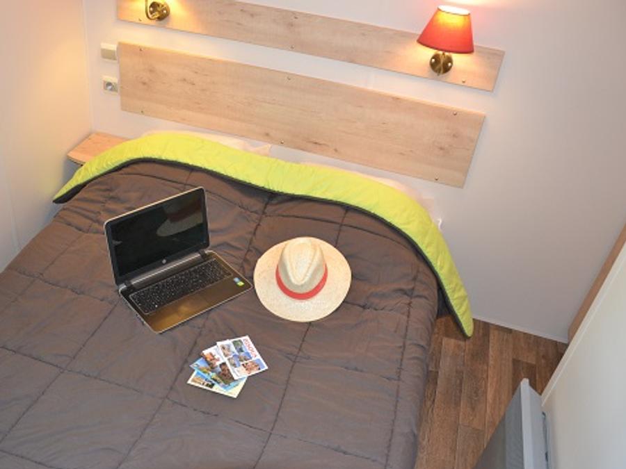 Hébergement 4 personnes - Roulotte Standard 20m² (2 chambres) - salon de jardin 4 pers. 4