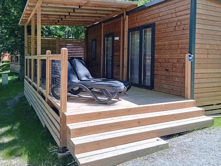 Mobilhome 4 personnes - Homeflower Premium 29m² (2 chambres) + CLIM + terrasse semi-couverte + TV + draps + serviettes 0