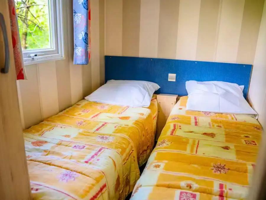 Mobilhome 5 personnes - 3 Pièces 5 Personnes (4 adultes et 1 enfant -16 ans) Climatisé + TV 5