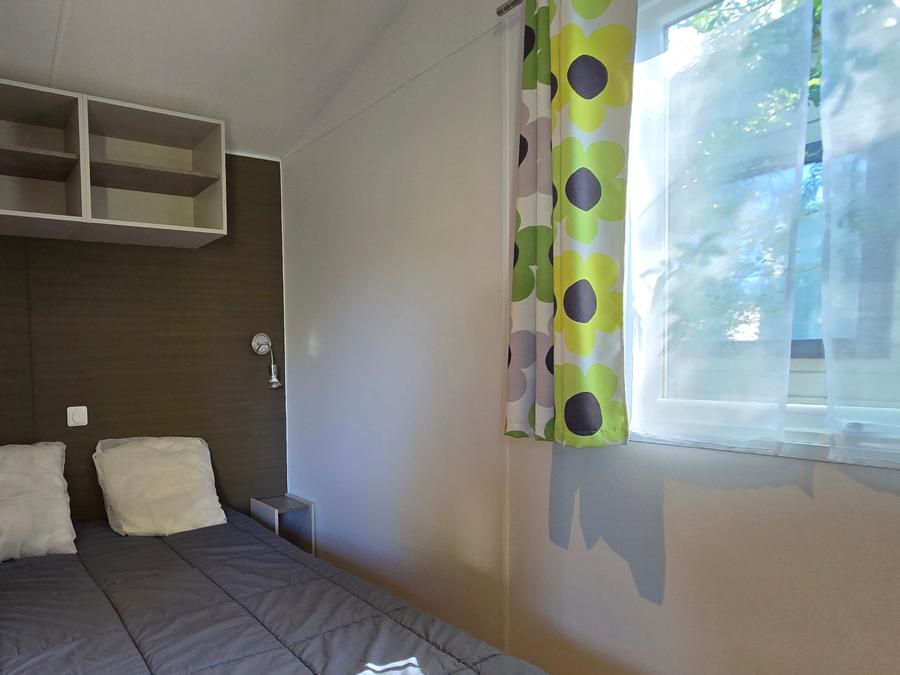 Mobilhome 4 personnes - ACAJOU avec TV 3