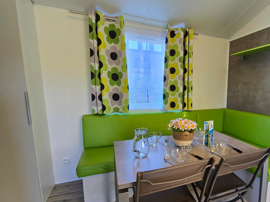 Mobilhome 4 personnes - ACAJOU avec TV 1