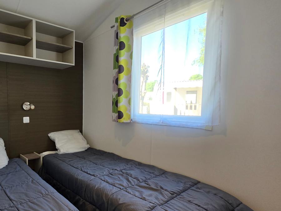 Mobilhome 4 personnes - ACAJOU avec TV 4