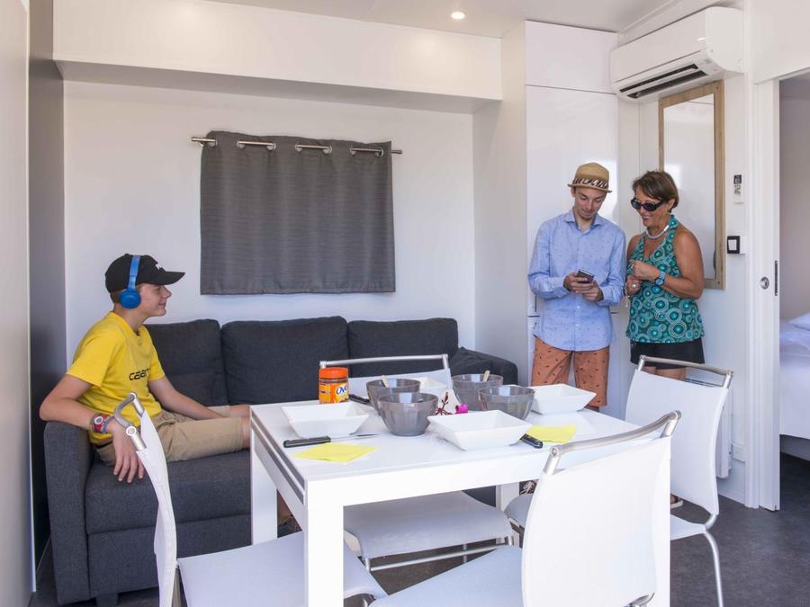 Mobilhome 4 personnes - VIP - 2 chambres - CLIM - TV - PLANCHA - LV 5