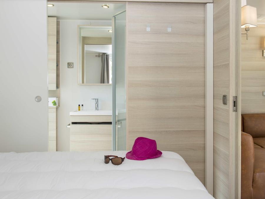 Mobilhome 4 personnes - VIP - 2 chambres - CLIM - TV - PLANCHA - LV 9