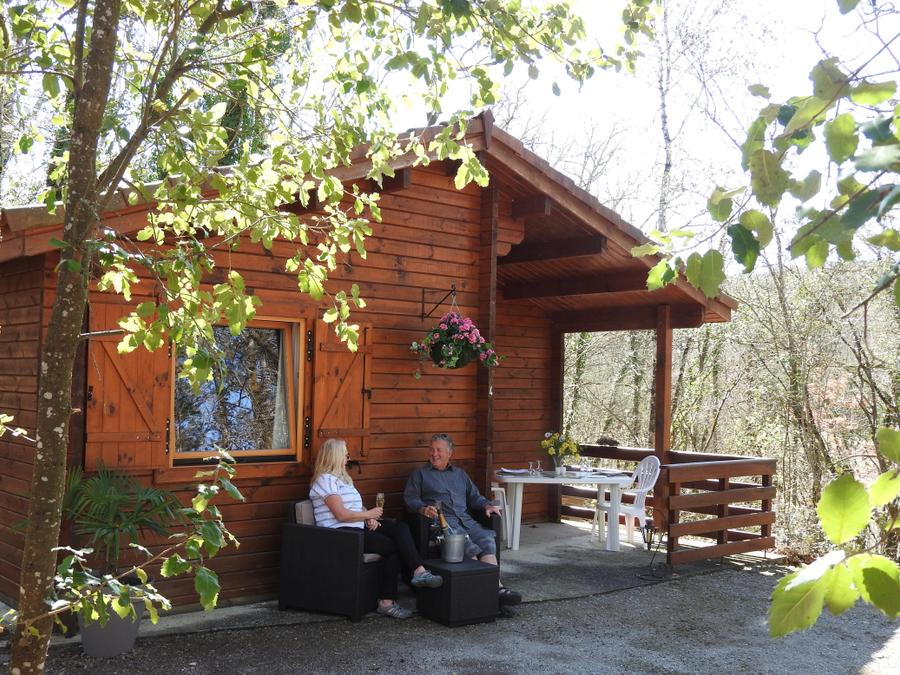 Chalet 2 personnes - en bois massif ( mineurs de - 18 ans non acceptés) 0